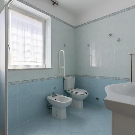 2 Bedroom Lovely In * Valpromaro