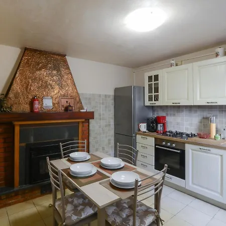 2 Bedroom Lovely In *