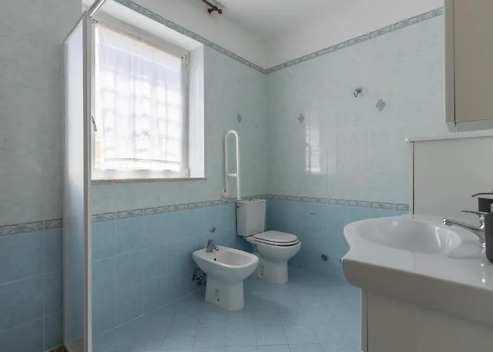 2 Bedroom Lovely In * Valpromaro