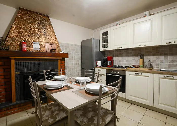 2 Bedroom Lovely In